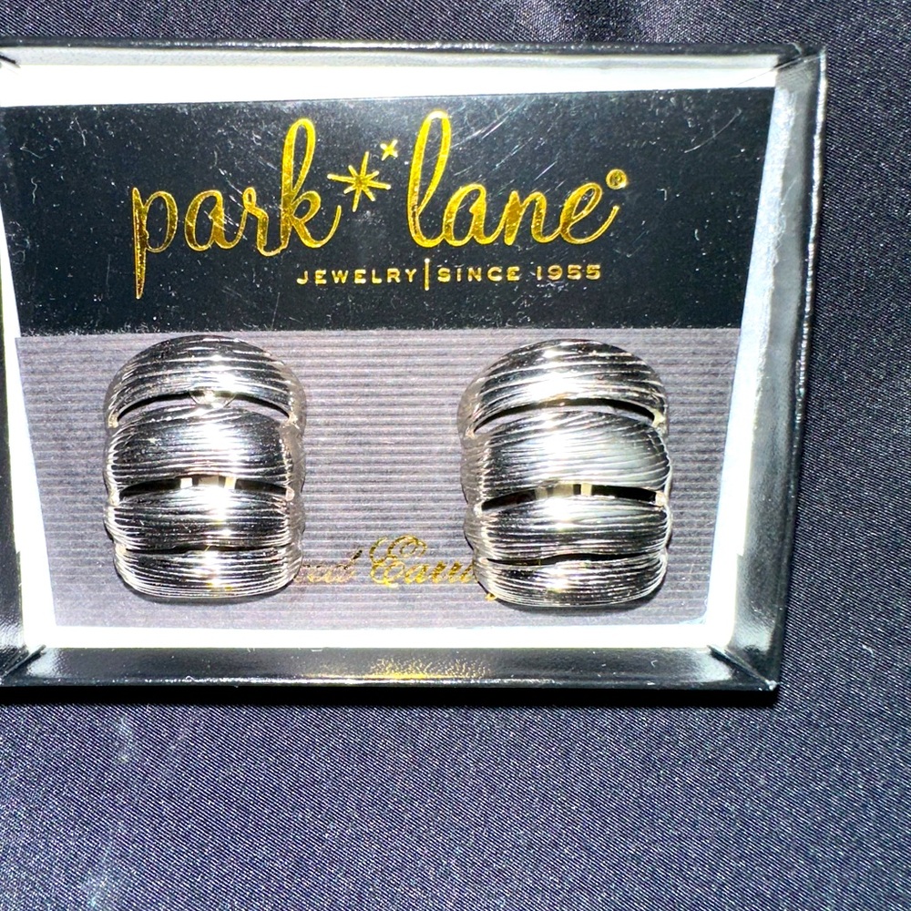 Like new Silver & Black Vintage Park Lane Clip On Earrings. Can convert to P.E.